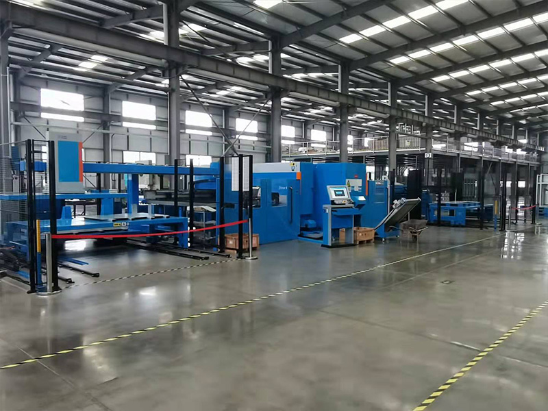 全數(shù)控沖剪復(fù)合生產(chǎn)線(xiàn)