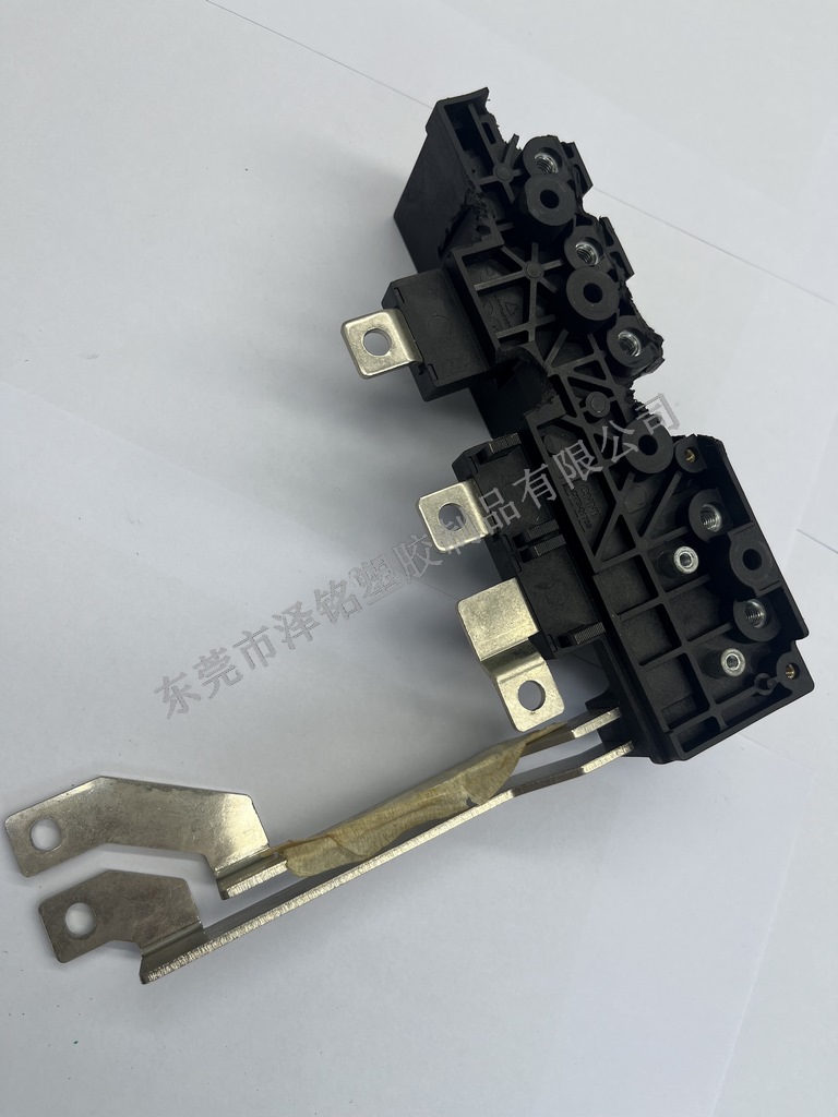 澤銘公司生產(chǎn)的3C電子零件，精密度成為行業(yè)翹楚